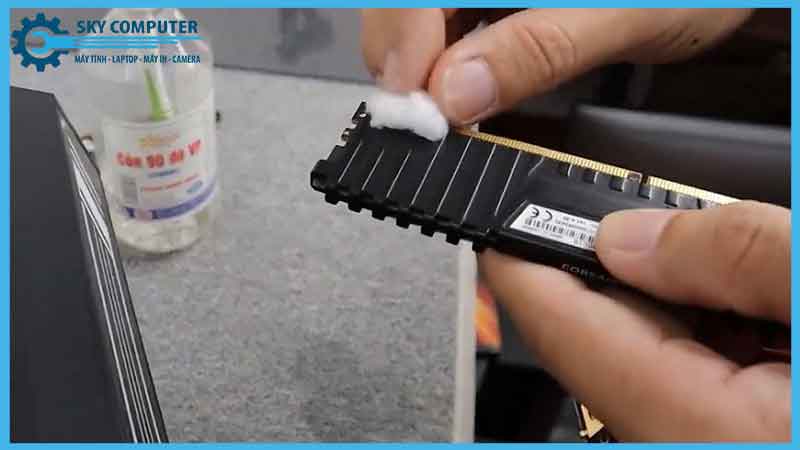 Cach-ve-sinh-chan-ram-dung-cach-giup-may-chay-muot-tro-lai-1