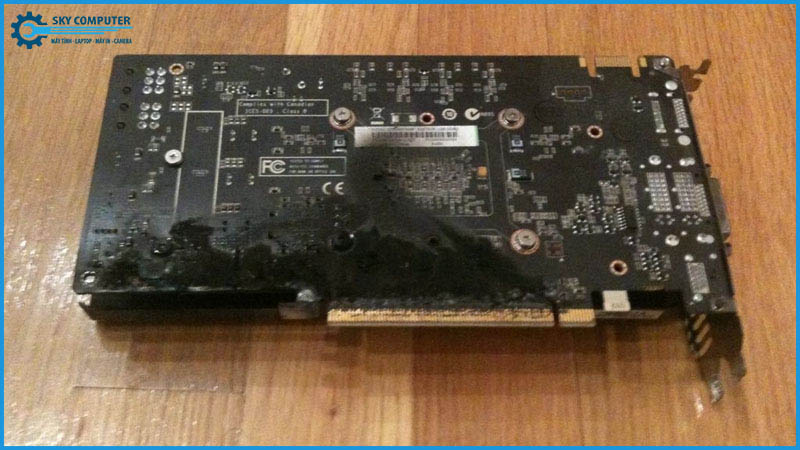 Card-man-hinh-bi-chay-sua-duoc-khong-2