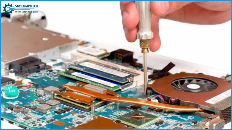 Dich-vu-sua-mainboard-may-tinh-tai-nha-tien-loi-hay-rui-ro-1