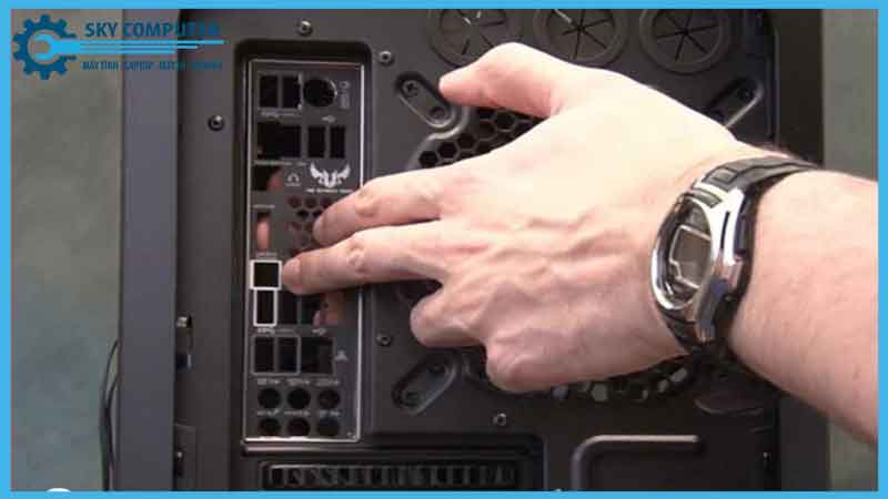 Huong-dan-chi-tiet-cach-kiem-tra-vo-case-may-tinh-bi-hu-hong-1