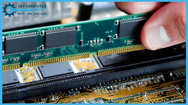 Khac-phuc-loi-may-tinh-chi-nhan-1-thanh-ram-du-da-cam-du-1