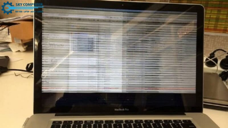 khac-phuc-man-hinh-laptop-chop-lien-tuc