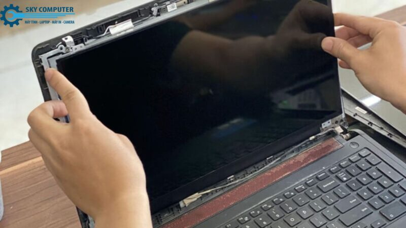 thay-the-va-sua-chua-man-hinh-laptop
