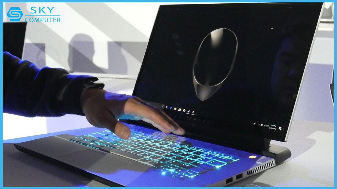 dell-tiet-lo-concept-may-tinh-luna-voi-thiet-ke-tu-den-tu-tuong-lai-3