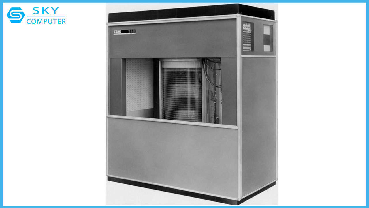 theo-dong-lich-su-cua-o-cung-tu-mot-chiec-bia-duc-lo-den-ssd-cua-hien-tai