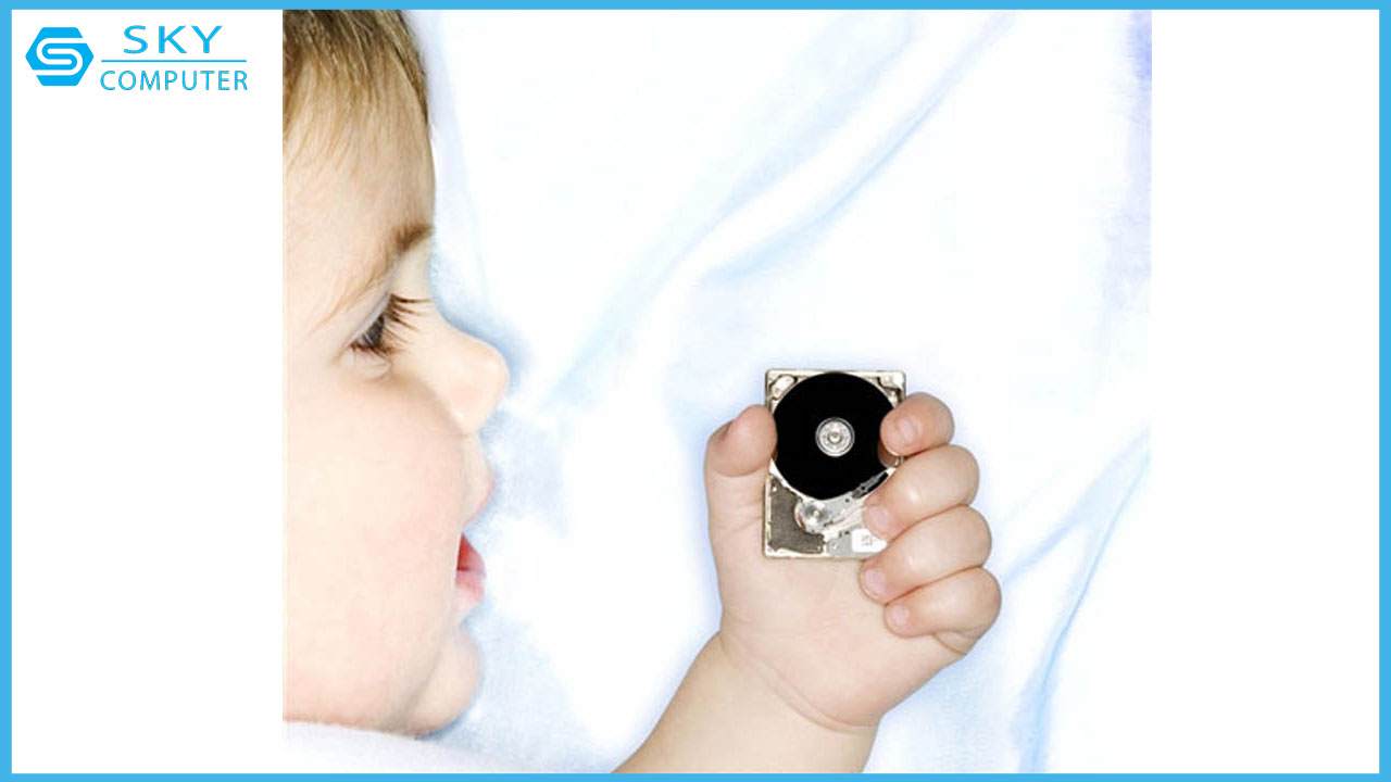 theo-dong-lich-su-cua-o-cung-tu-mot-chiec-bia-duc-lo-den-ssd-cua-hien-tai