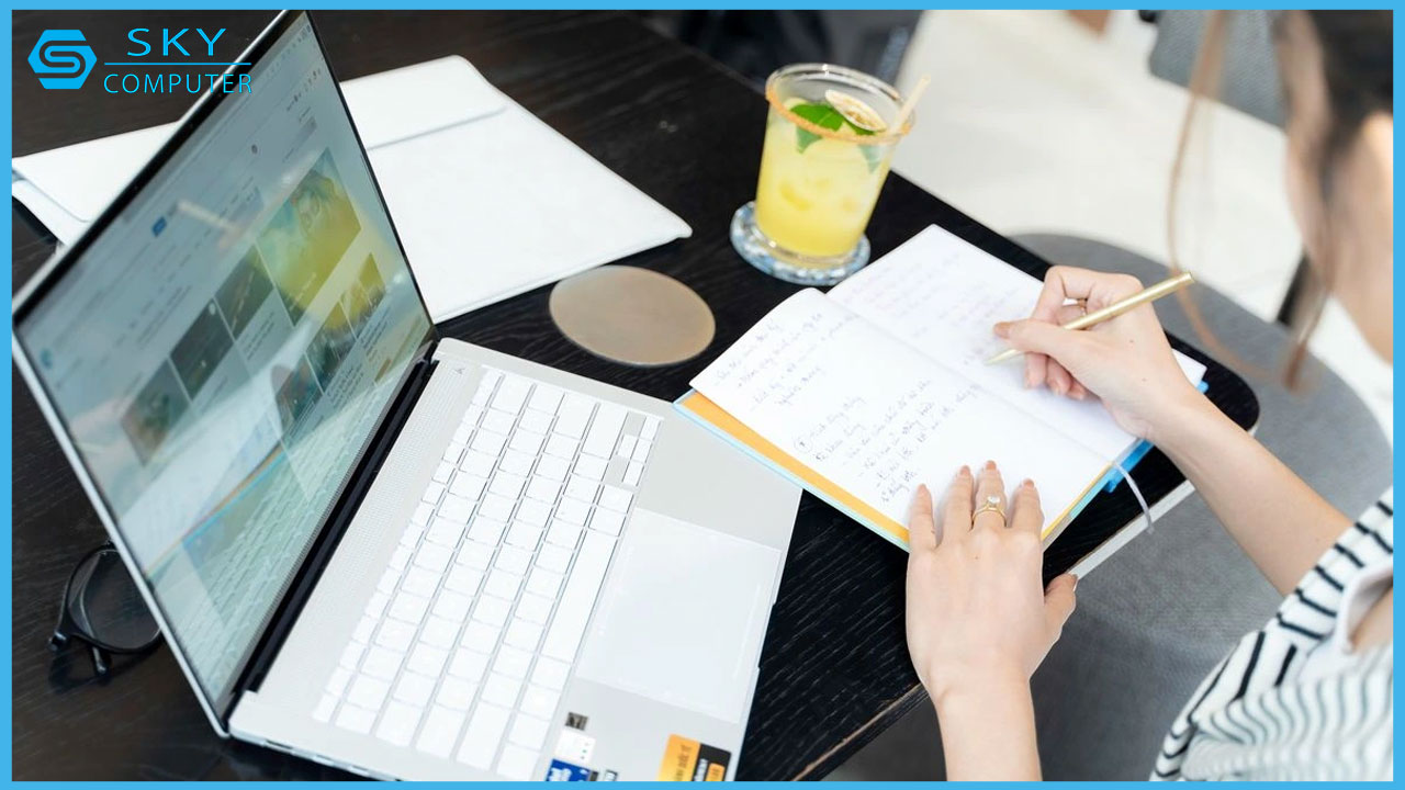 asus-zenbook-s-14-laptop-ai-intel-copilot-pc-dau-tien-voi-suc-manh-120-tops-1