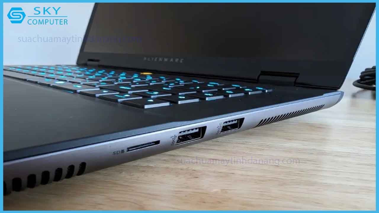 alienware-m16-r2-laptop-16-inch-co-hieu-suat-choi-game-vung-chac-2