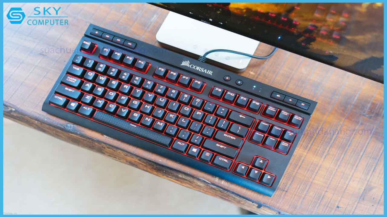 cach-bat-den-ban-phim-co-trong-2s-ma-khong-phai-ai-cung-biet