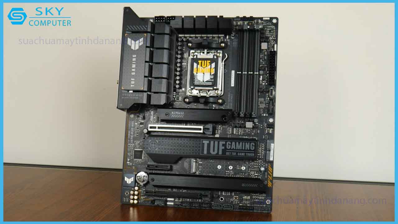 danh-gia-mainboard-asus-tuf-gaming-x670e-plus-wifi-1
