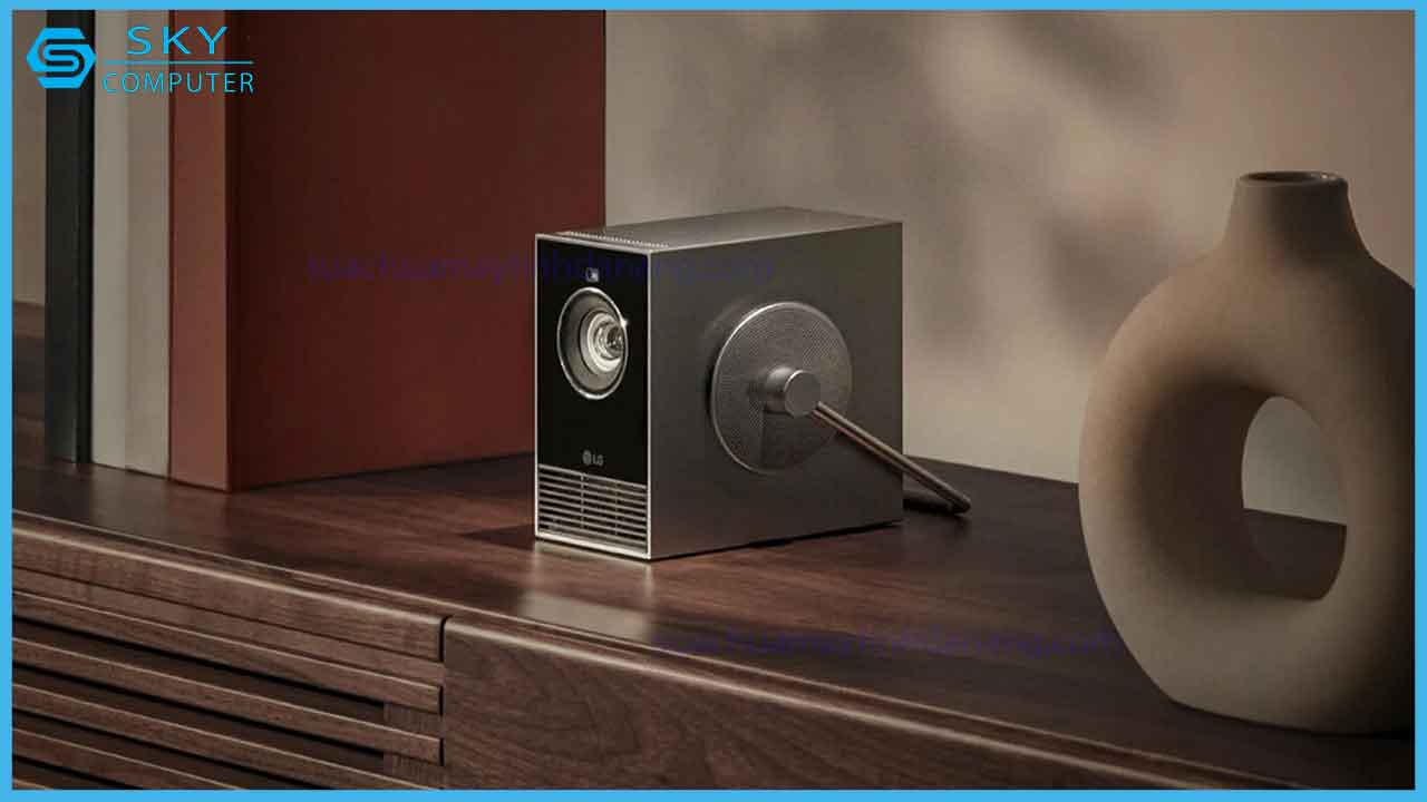 lg-se-ra-mat-may-chieu-4k-moi-tai-ces-2024-1