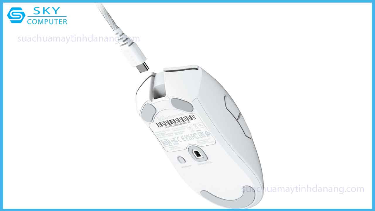 review-chuot-razer-deathadder-v3-pro-hieu-nang-thoai-mai-2