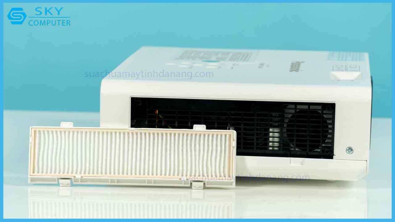 review-may-chieu-panasonic-pt-lb305-6