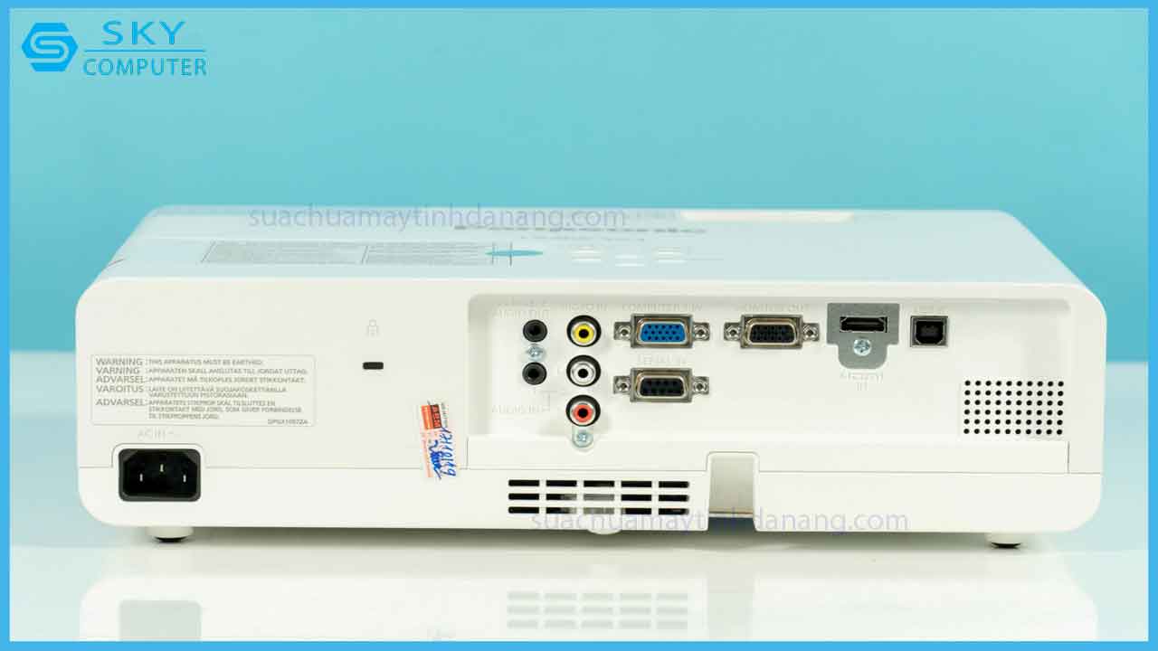 review-may-chieu-panasonic-pt-lb305-7