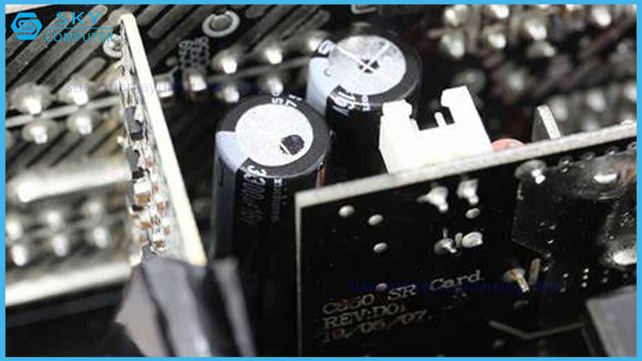 sua-chua-nguon-may-tinh-xpg-core-reactor-850w