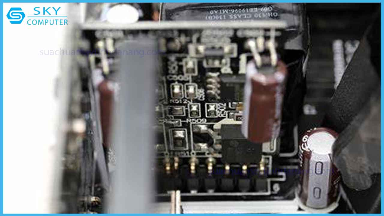 sua-chua-nguon-may-tinh-xpg-core-reactor-850w