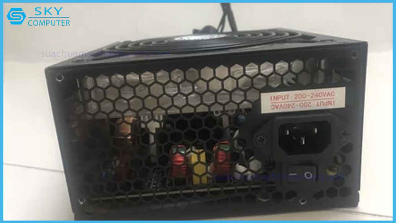 sua-chua-nguon-may-tinh-zalman-zm700-hp