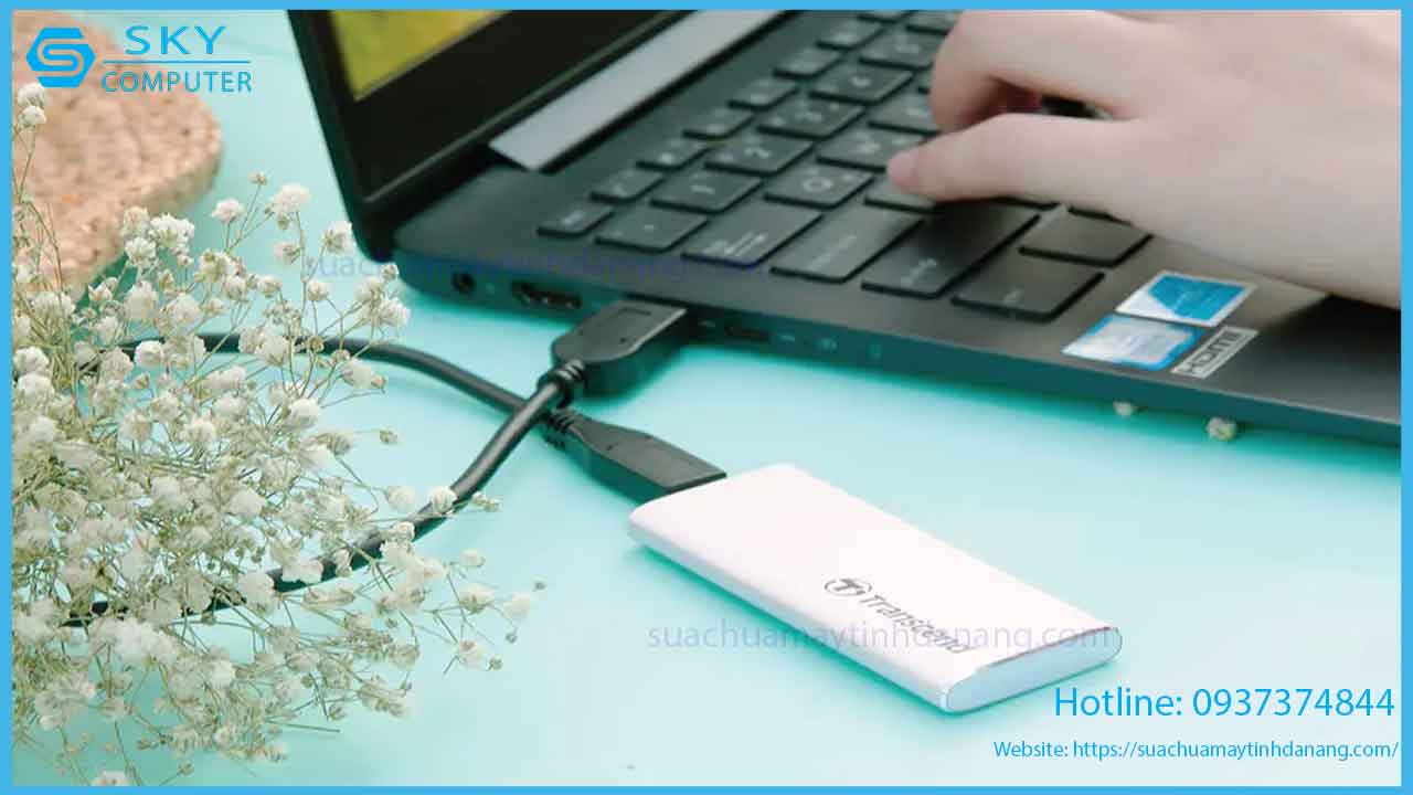 sua-chua-o-cung-di-dong-ssd-250gb-transcend-esd260c-1