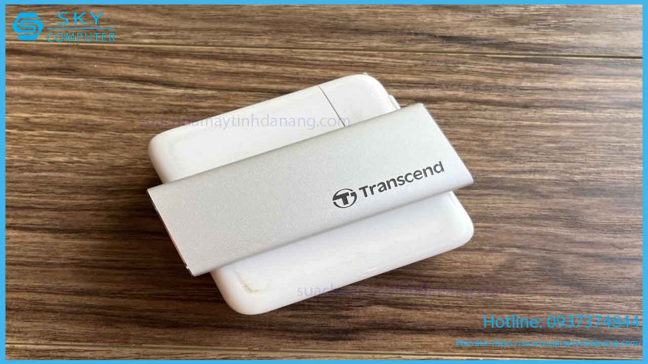 sua-chua-o-cung-di-dong-ssd-250gb-transcend-esd260c-2