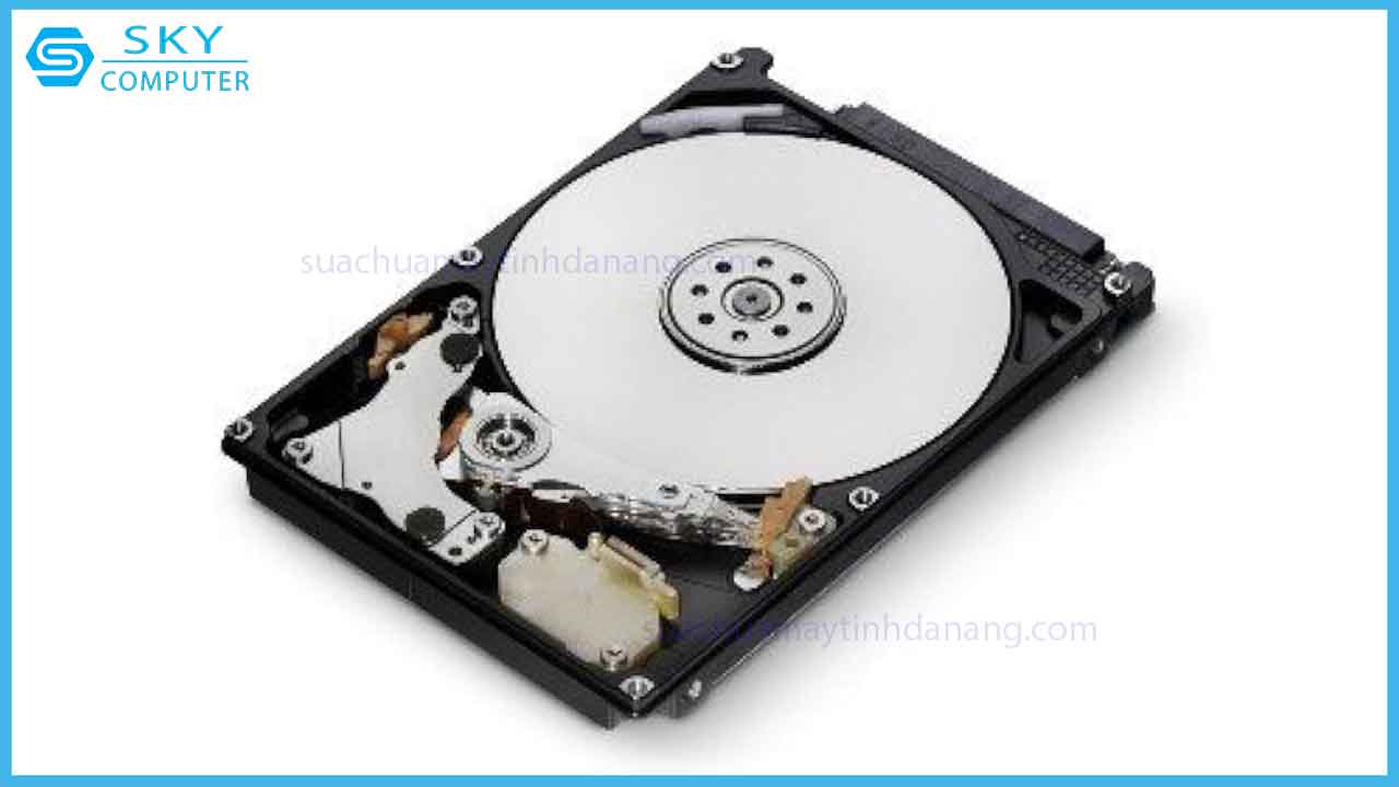 sua-chua-o-cung-hitachi-deskstar-5tb-hds725050ale640-3