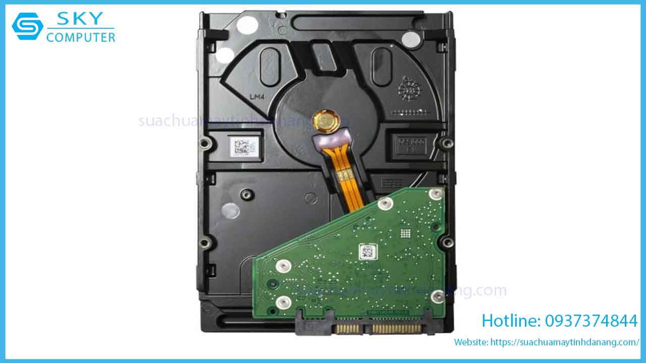 sua-chua-o-cung-seagate-barracuda-4tb-st4000dm004-1