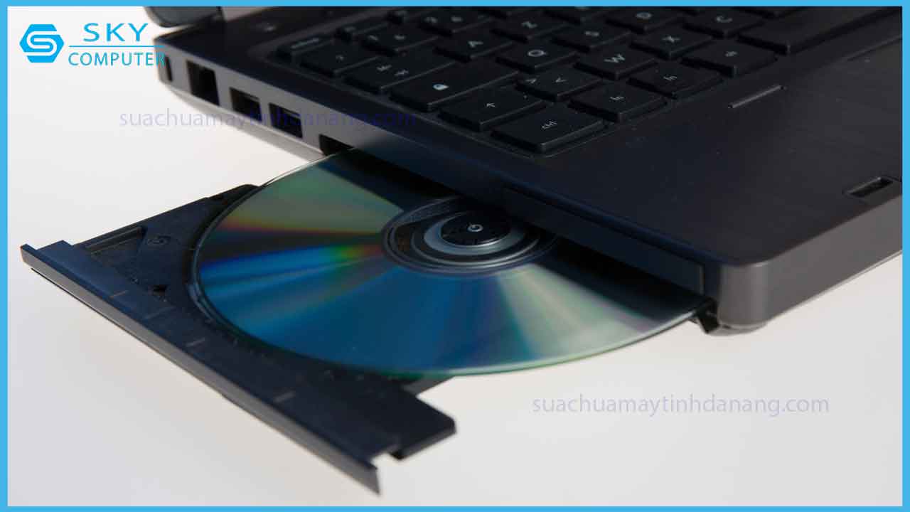 tim-hieu-cach-mo-o-dia-laptop-mot-cach-don-gian-va-de-dang