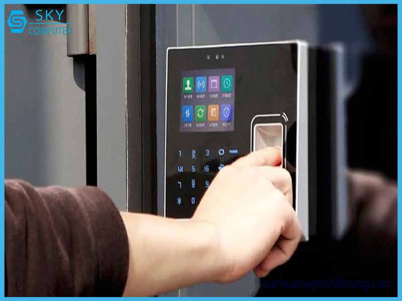 top-10-may-cham-cong-chat-luong-duoc-doanh-nghiep-tin-dung