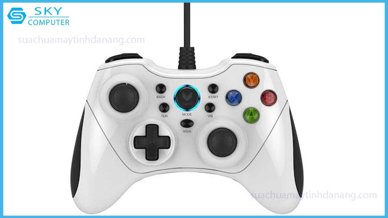 top-4-tay-cam-choi-game-pc-tot-nhat-trong-tam-gia-nam-2024-6