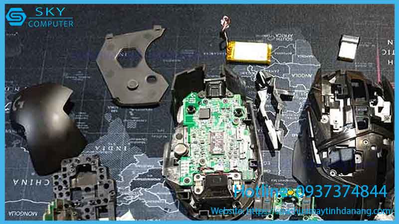 sua-chua-chuot-gaming-corsair-scimitar-elite-1