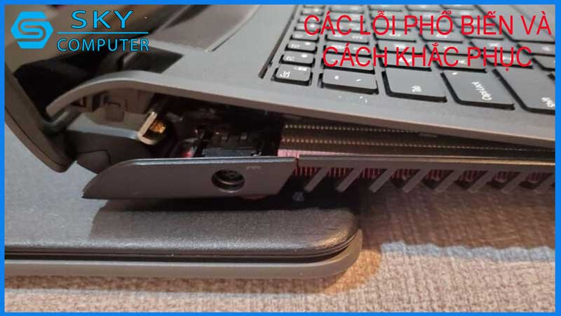 sua-chua-vo-laptop-dell-inspiron-15-3543-2