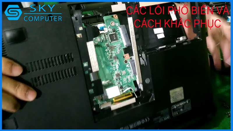 sua-chua-vo-laptop-msi-cyborg-15-a12ve-240vn-2