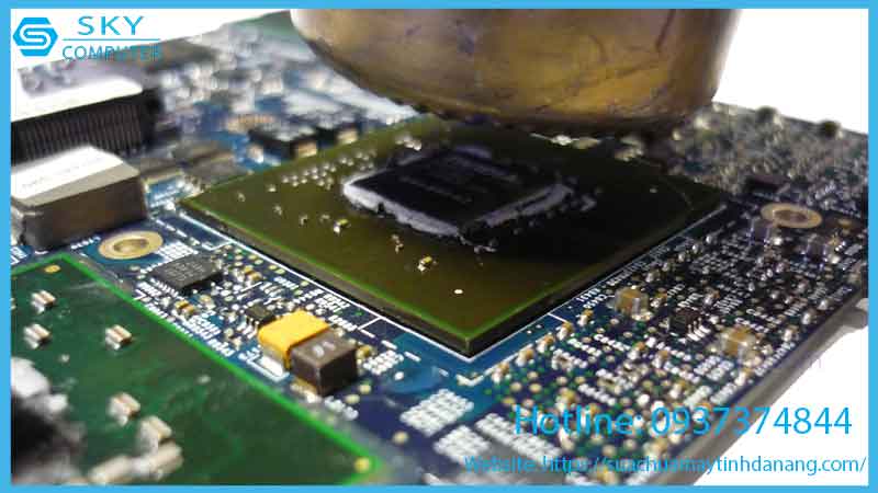 sua-chua-card-man-hinh-intel-uhd-graphics-730-1