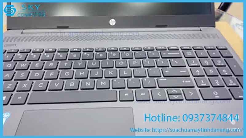 sua-chua-touchpad-laptop-hp-255-g8-2