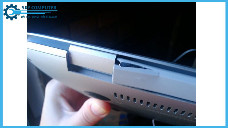 sua-chua-han-lai-ban-le-laptop-huawei-1