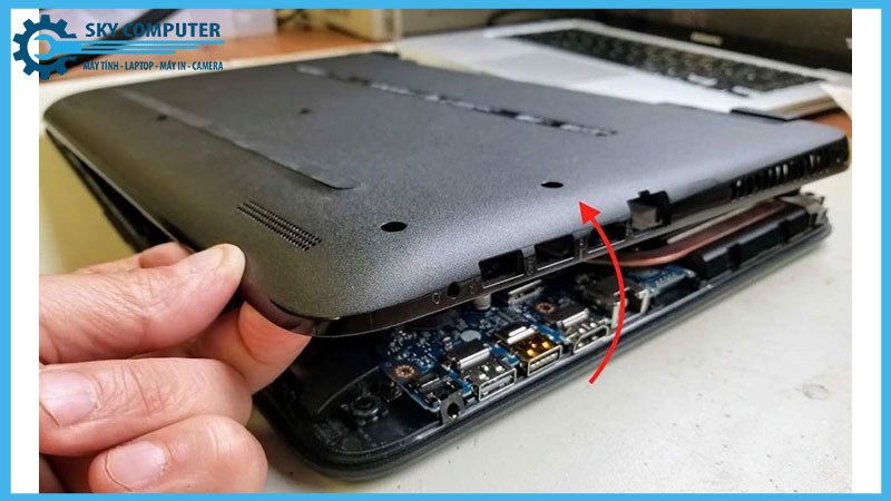 sua-chua-han-lai-ban-le-laptop-masstel-2