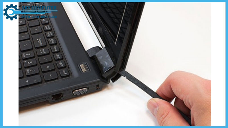 sua-chua-han-lai-ban-le-laptop-toshiba-1