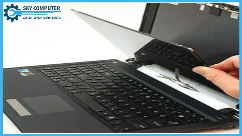 sua-chua-han-lai-cap-man-hinh-laptop-eurocom-tai-da-nang-2