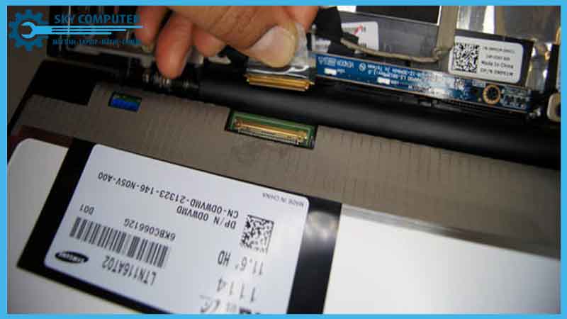 sua-chua-han-lai-cap-man-hinh-laptop-medion-tai-da-nang-2