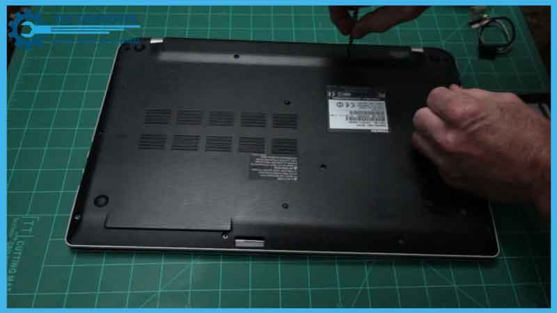 sua-chua-han-lai-cap-man-hinh-laptop-samsung-tai-da-nang-2