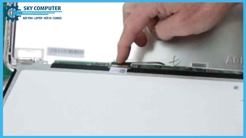 sua-chua-han-lai-cap-man-hinh-laptop-xiaomi-tai-da-nang-2