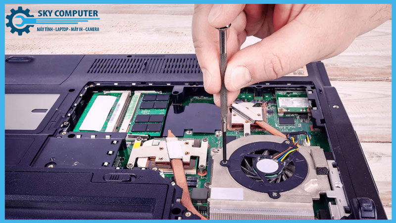 sua-quat-tan-nhiet-laptop-lenovo-x1-carbon-gen-6-2