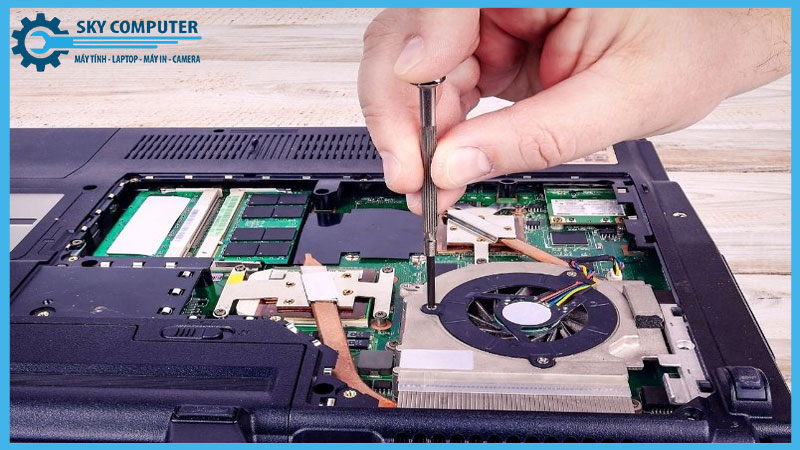 sua-quat-tan-nhiet-laptop-msi-gs65-1