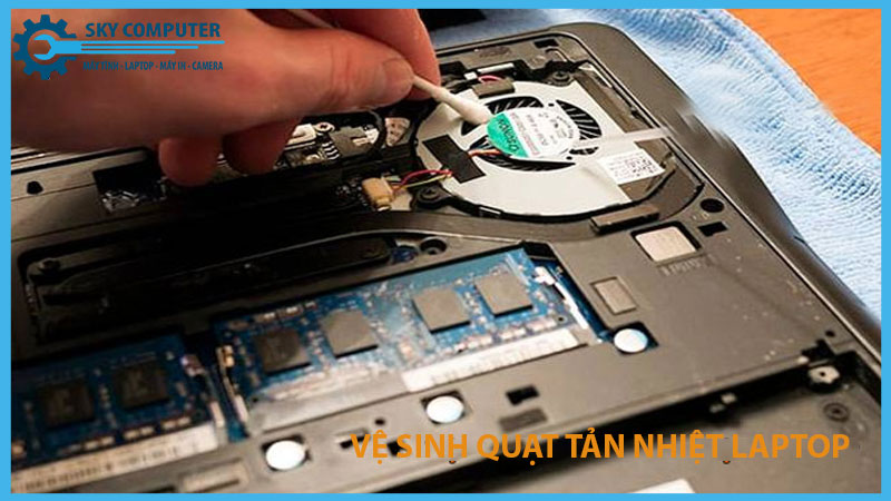 sua-quat-tan-nhiet-laptop-samsung-q430-2