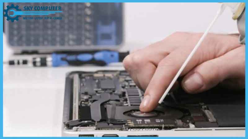 ve-sinh-laptop-samsung-2