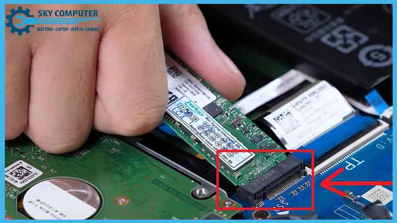 sua-chua-o-cung-ssd-samsung-870-qvo-2-5-sata-iii-8tb-3