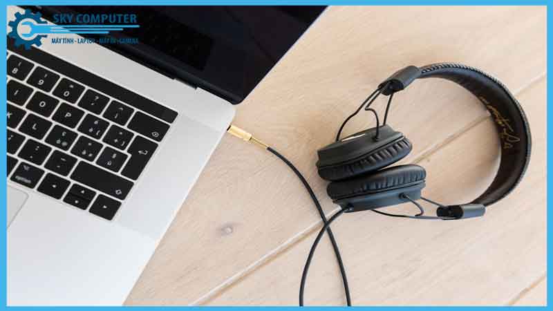 Vi-sao-tai-nghe-may-tinh-bi-gay-jack-cam-lien-tuc